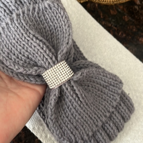 Grey Knit Headband With Rhinestone Detail Around The Bow - Picture 3 of 10